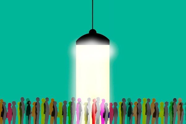 AI Reshapes IT Recruitment: Promises and Pitfalls in the Algorithmic Hiring Era