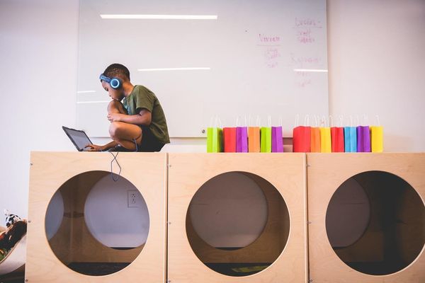 AI Tutors Slash School Hours: Alpha School's Radical Model and Its Tech Implications