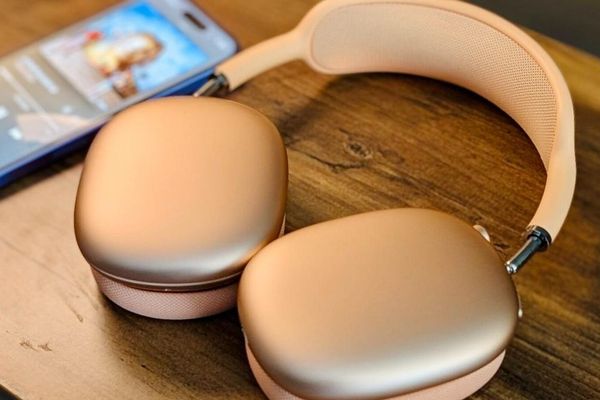 AirPods Max at Five: Still Leading the Premium Headphone Pack in 2025