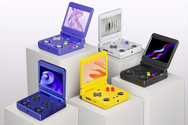 Anbernic’s RG34XXSP Retro Handheld Slips to 512 MB LPDDR3 Amid Global DRAM Shortage