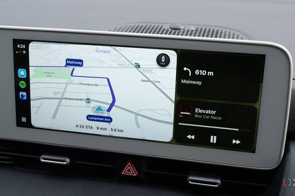 Spotify CarPlay glitch shows wrong song titles and occasional blank screens