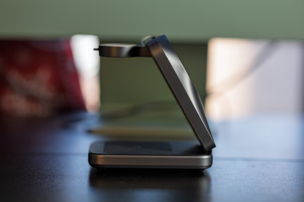 Anker's 25W MagSafe 3-in-1 packs active cooling in a travel-sized design [Hands-on] - 9to5Mac