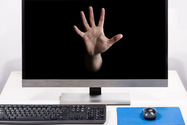 Anthropic's AI Consciousness Claims Raise Privacy and Regulatory Concerns