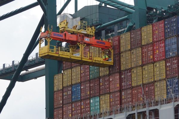 Apple's New Container Machines Mount Your Home Directory by Default, and That Should Worry You