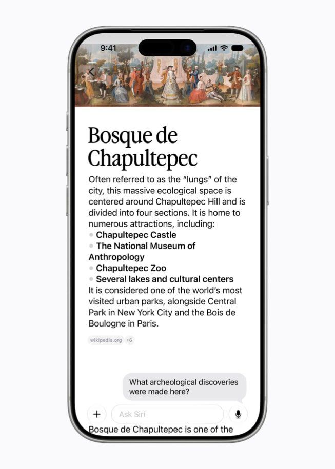 On iPhone 17 Pro, a user chats with Siri AI about Bosque de Chapultepec.