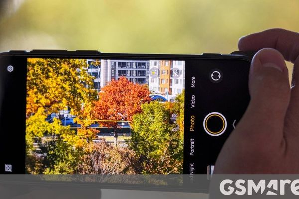 Apple Evaluates Teleconverter Accessory for iPhone 18 Pro Series