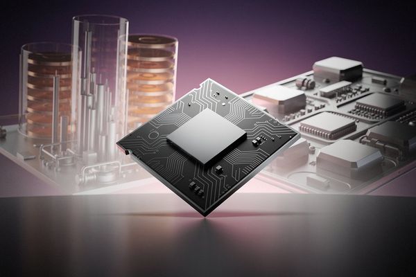 Apple Explores Intel Chip Partnership to Diversify Beyond TSMC