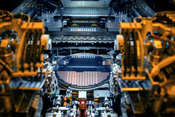 Apple Looks to Intel for New Chip Production as Supply‑Chain Diversification Gains Momentum