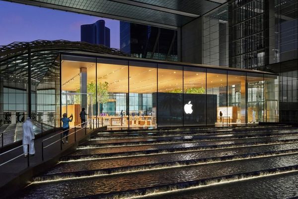 Apple Temporarily Closes UAE Stores and Offices Amid Middle East Conflict