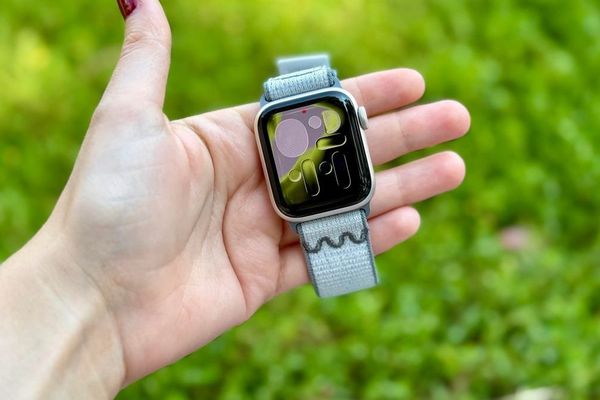 Apple Watch SE 3 Emerges as 2025's Surprise Value Champion in Wearables