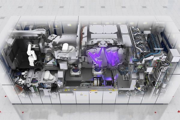ASML's 1,000W EUV Breakthrough: The Laser Physics Behind 50% Faster Chipmaking