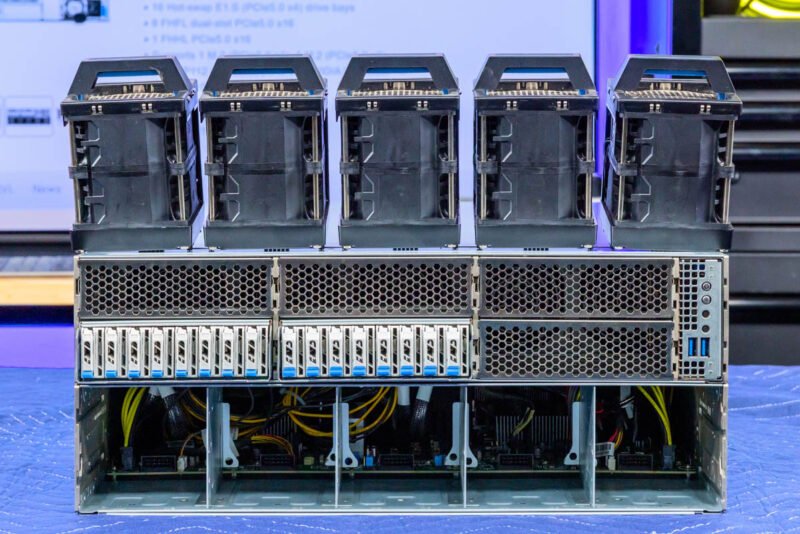 ASRock Rack 4UXGM GNR2 CX8 Hot Swap Fans 1