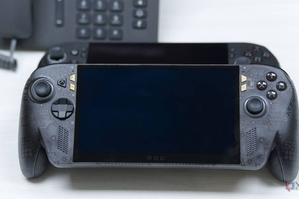 Asus ROG Xbox Ally X20 Arrives with OLED Screen, TMR Joysticks and AR Glasses Bundle