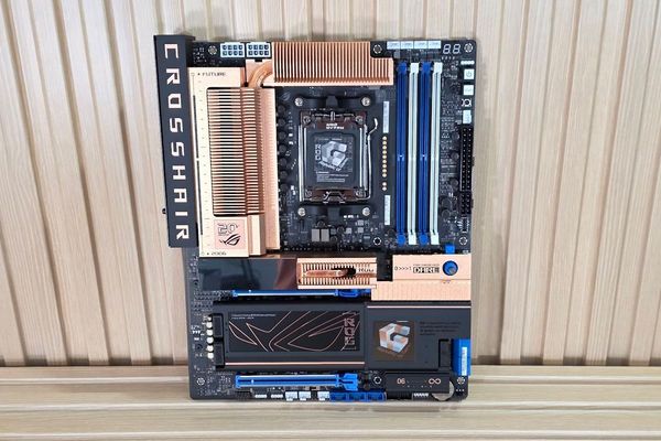 Asus ROG Crosshair 2006 Review – A Retro‑Styled Restomod for AM5 Enthusiasts