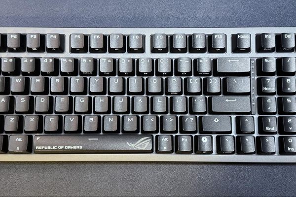 Wireless Keyboard Semiconductor Architecture: Power Efficiency and Connectivity in Asus ROG Strix Morph 96