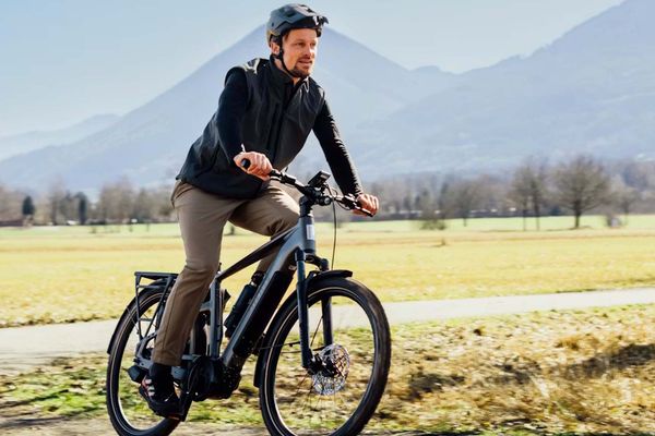 Aventon Trava EXP: Trekking e‑bike with 90 Nm torque, 800 Wh battery and automatic Enviolo gearbox