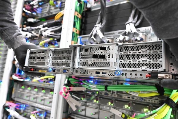 AWS Doubles Down on EU Sovereignty: New Cloud Region to Be Operated Exclusively by EU Citizens