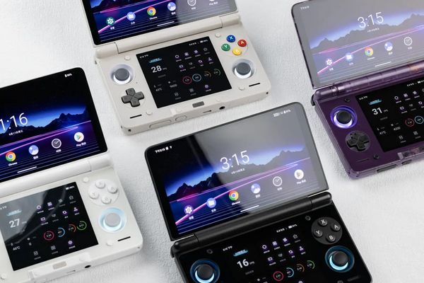 AYN Thor Handheld Price Hike Hits Pre-Orders Amid Memory Costs, New Update Tackles Thermal Issues