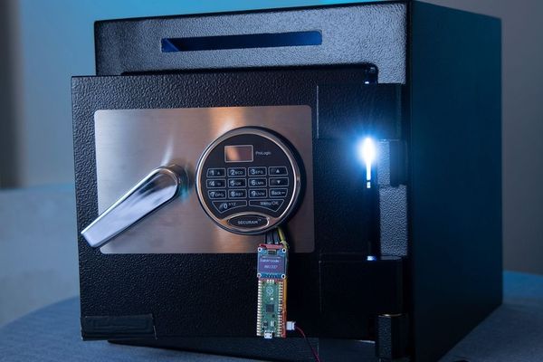 Backdoor Blues: Researchers Unlock Critical Vulnerabilities in Securam ProLogic Safe Locks