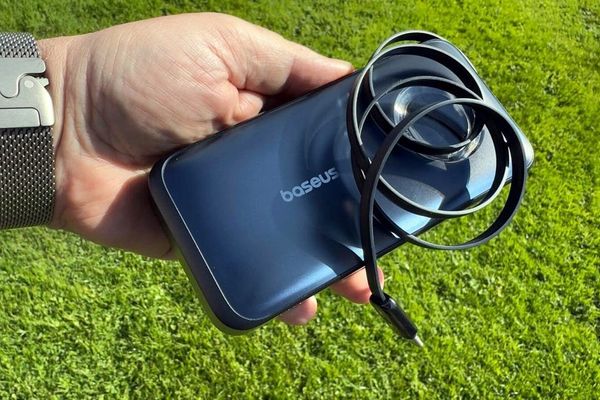 Baseus EnerCore CR11 Power Bank Review: The Retractable Cable Revolution for Mobile Tech