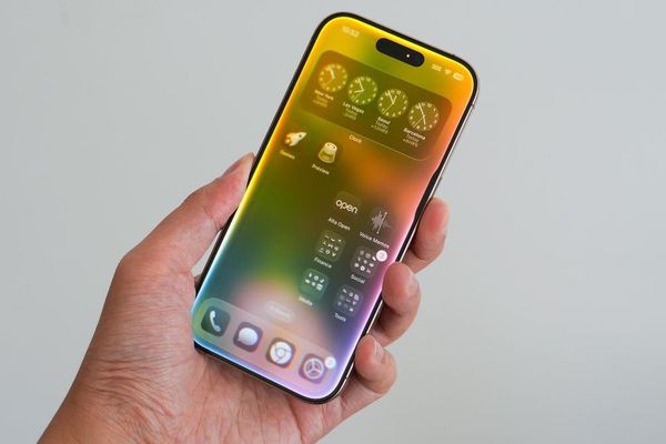 Battery, Not AI, Drives iPhone 17 Upgrade Surge: Survey Reveals Shifting Priorities