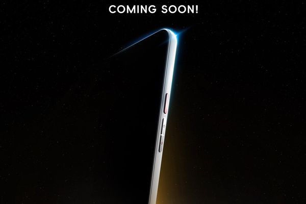 Bigme's dual-screen phone has color E Ink on one side, LCD on the other