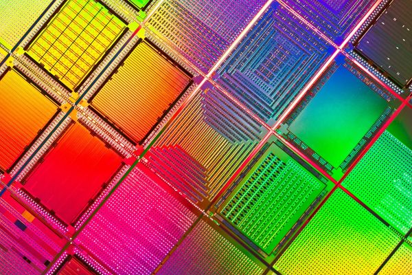 Bill Gates-backed Neurophos develops optical transistors 10,000x smaller than current tech, enabling 1,000x1,000 matrix processing