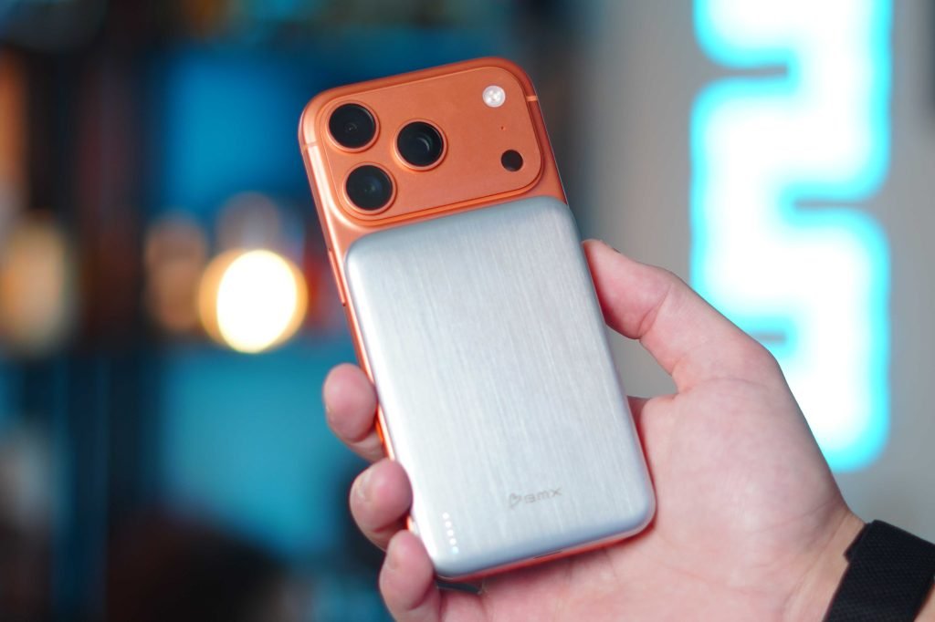 BMX SolidSafe Air hands-on: The thinnest Qi2 power bank yet - 9to5Mac