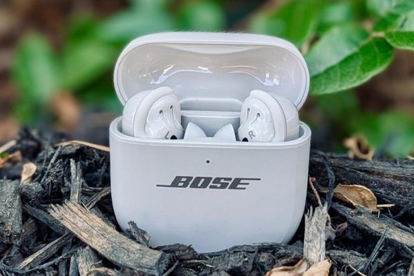 Bose Bets Big on AI Noise Cancellation, Leaving Flashy Features Behind