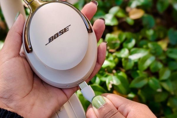 Bose QuietComfort Ultra 2 Outpaces AirPods Max with Smarter Power Management