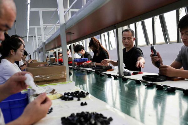 European Business Confidence in China Rebounds Amid Global Volatility