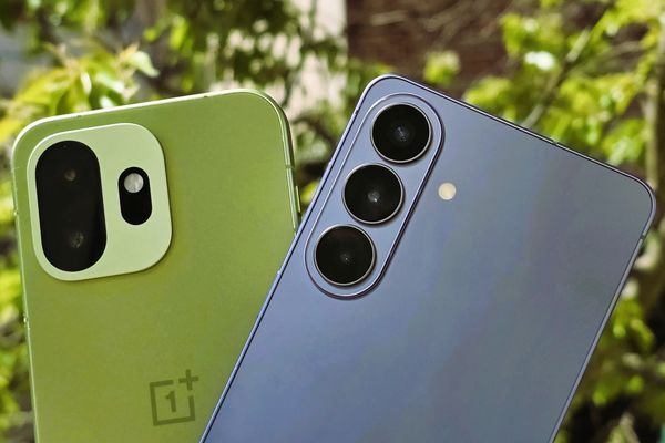 OnePlus 15T vs Samsung Galaxy S26 Plus: Camera Showdown in the Compact Flagship Arena
