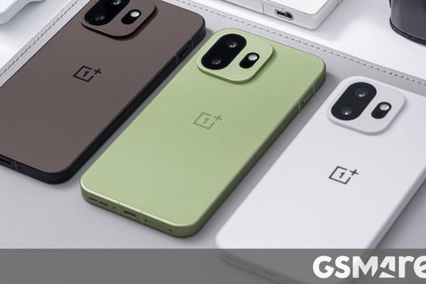 OnePlus 15T Colors Revealed: First Live Images Show All Three Options Side by Side