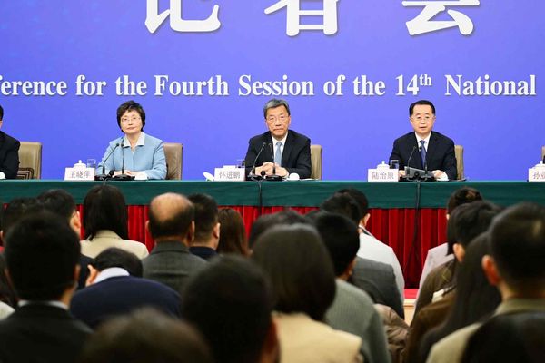 China Studies AI's 'Profound' Impact on Employment as Automation Drives Economic Policy