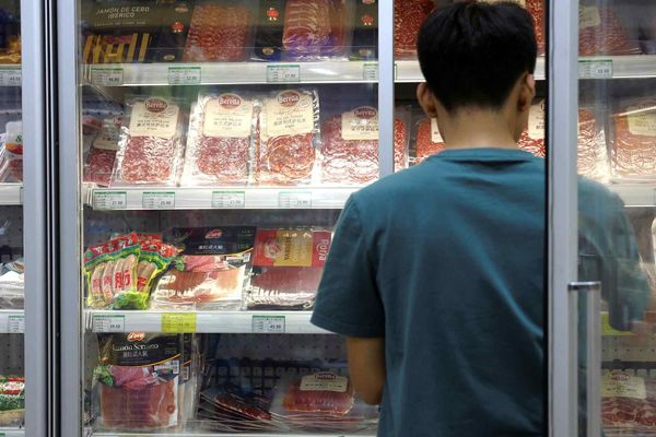 China's Retail Sales Growth Slows to 0.2% in April, Highlighting Consumer Confidence Gap