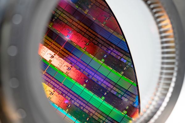 China's Semiconductor Industry Admits Critical Gaps in Chipmaking Technology