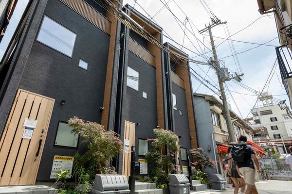 Regulatory Clampdown Squeezes Chinese‑Owned Minpaku Operators in Osaka
