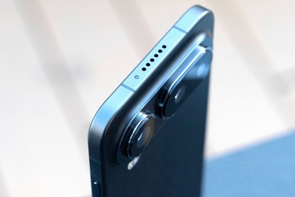 Honor Magic 8 Pro Air Targets iPhone Air with Periscope Telephoto in a Compact Form Factor