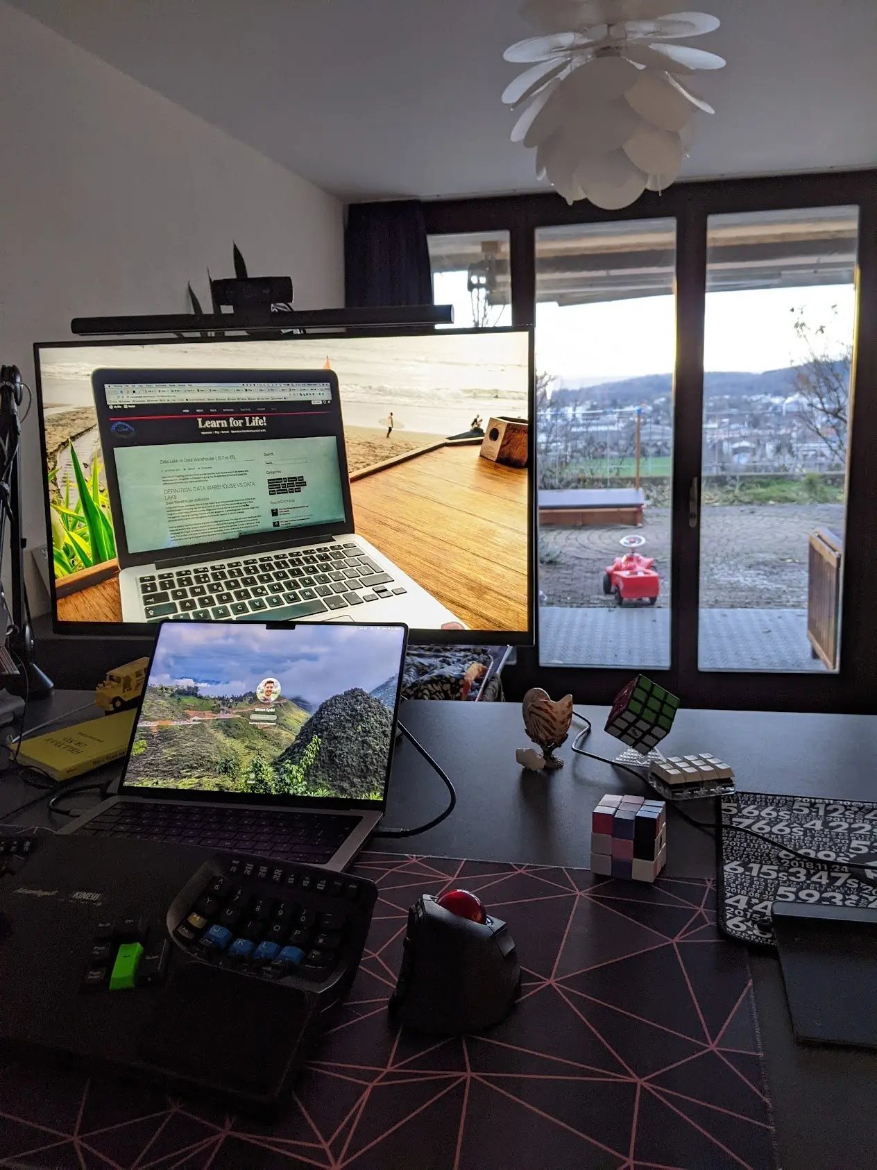 Computer Desk Setup, Monitor & Developer Workflow