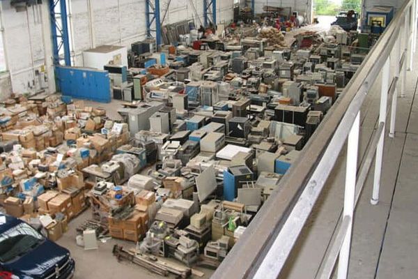 Computer History Museum Recovers 2,056 Artifacts From Abandoned German Warehouse After WWII Bomb Scare