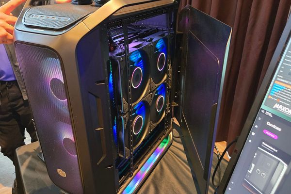 Cooler Master's 360x360mm AIO Liquid Cooler Targets Extreme Workstation CPUs
