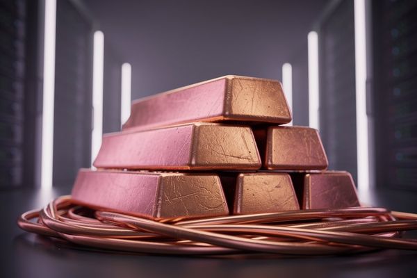 Copper Hits Record High as AI Demand and Tariff Hedging Offset China Slowdown