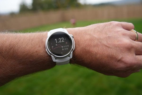 Coros Apex 4 Challenges Garmin Dominance with Marathon Battery Life and Rugged Refinement