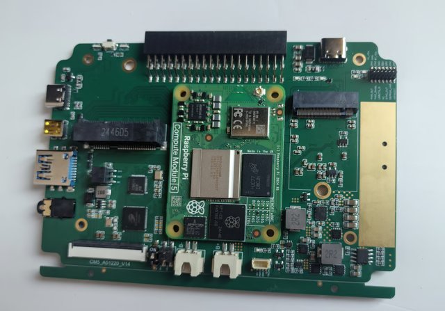 Crowdfunded Pilet handheld PC redesigned to use Raspberry Pi CM5 for brains... even though backers expected it to work with a Raspberry Pi 5 Model B - Liliputing