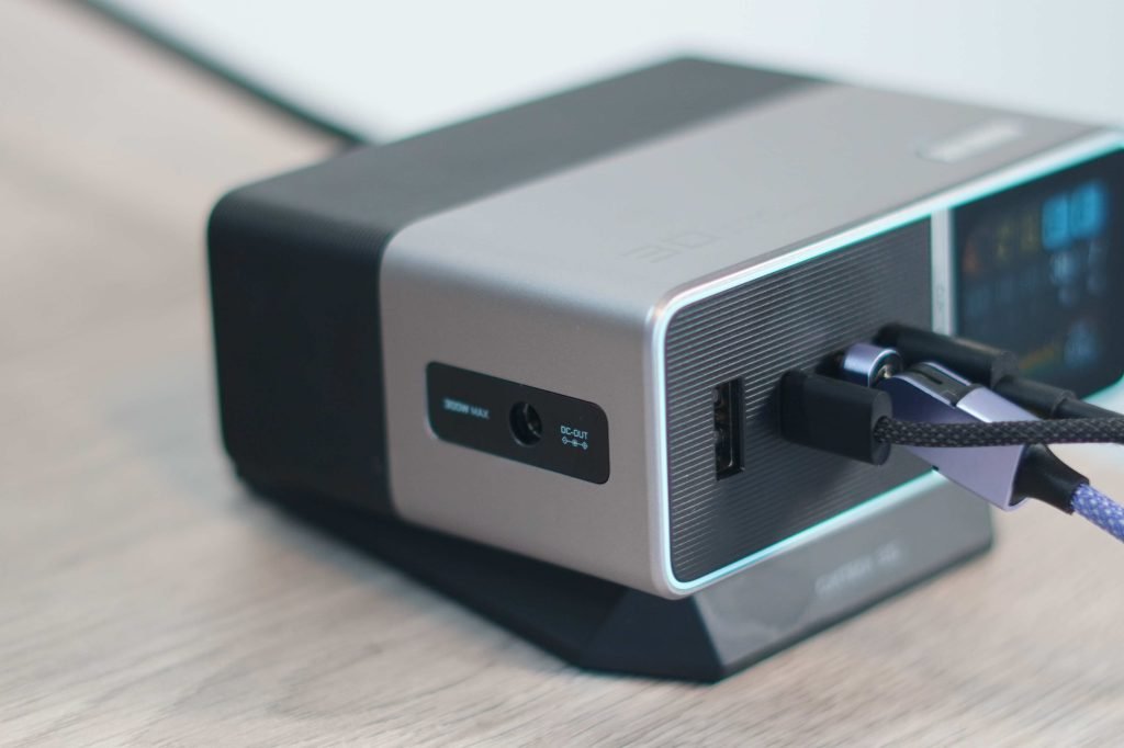 CUKTECH 30 Ultra brings fast power and monitoring to your desk - 9to5Mac