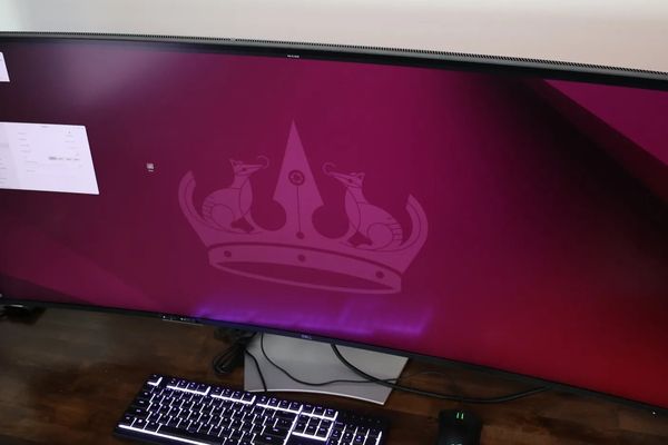 Dell UltraSharp U5223KW Review: A 52-Inch 6K Powerhouse for Multi-System Setups