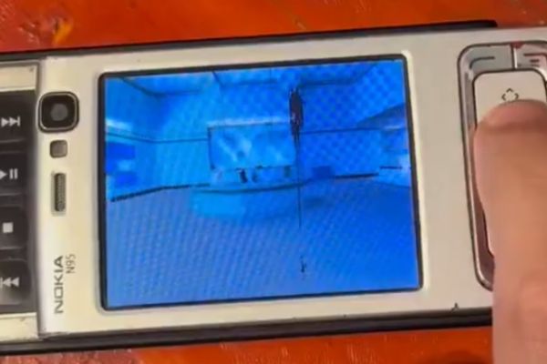 Half‑Life at 30 FPS on a 2007 Nokia N95 shows legacy PC games can still run on legacy phones