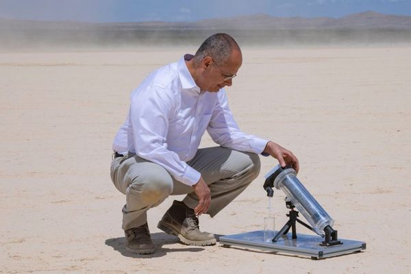 Nobel Prize Winner's Atmospheric Water Harvester: 1,000 Liters Daily from Desert Air