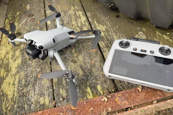 DJI Mini 5 Pro: Camera Powerhouse in a Lightweight Frame Faces Battery and Availability Hurdles