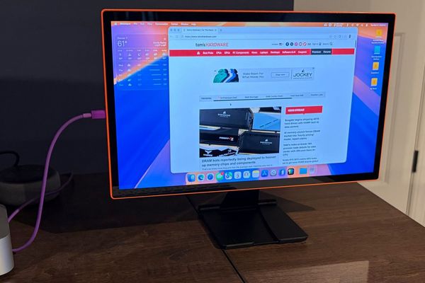 Espresso Lite 15 Review: Colorful Portable Monitor Breaks the Monochrome Mold